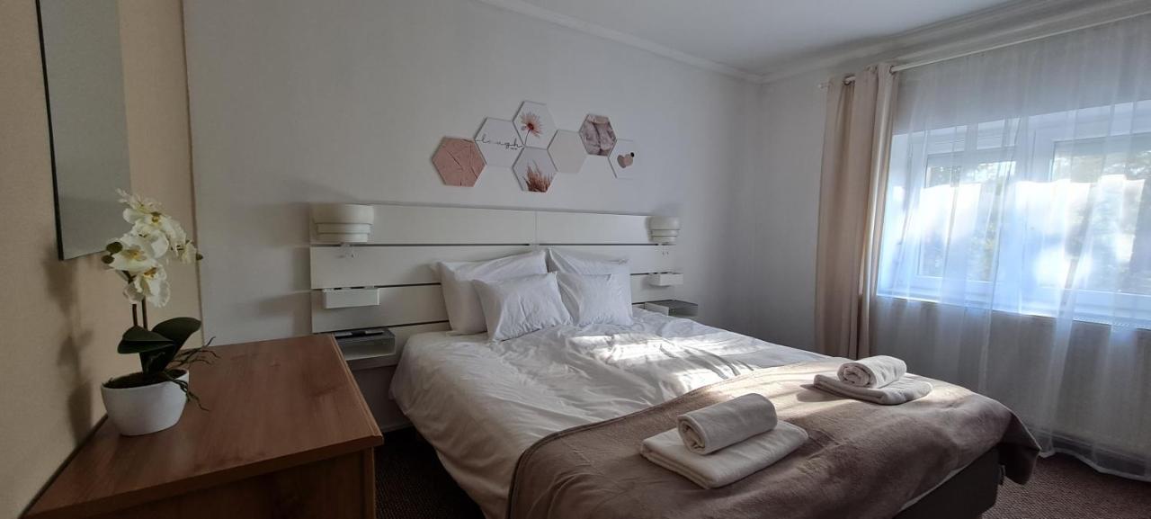 Lugas Apartman Miskolctapolca 2 Haloszoba Dezsa Es Jakuzzi Koezel A Barlangfuerdohoez Exterior foto