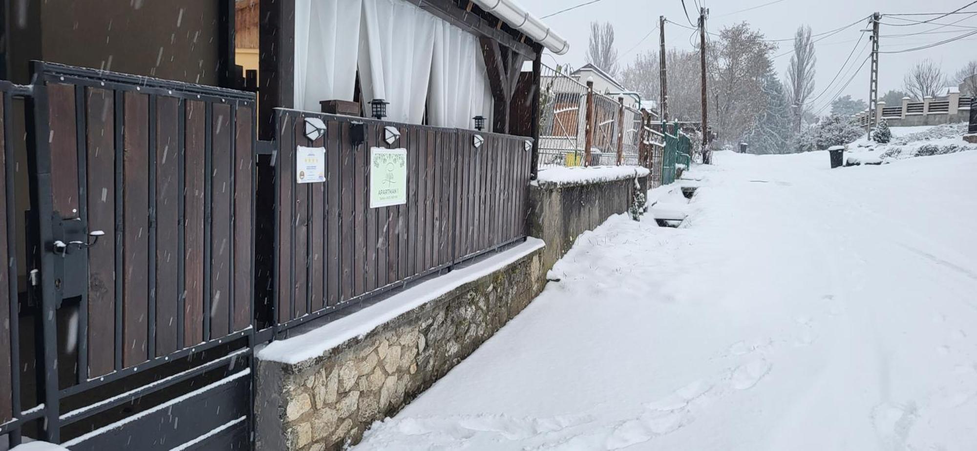Lugas Apartman Miskolctapolca 2 Haloszoba Dezsa Es Jakuzzi Koezel A Barlangfuerdohoez Exterior foto