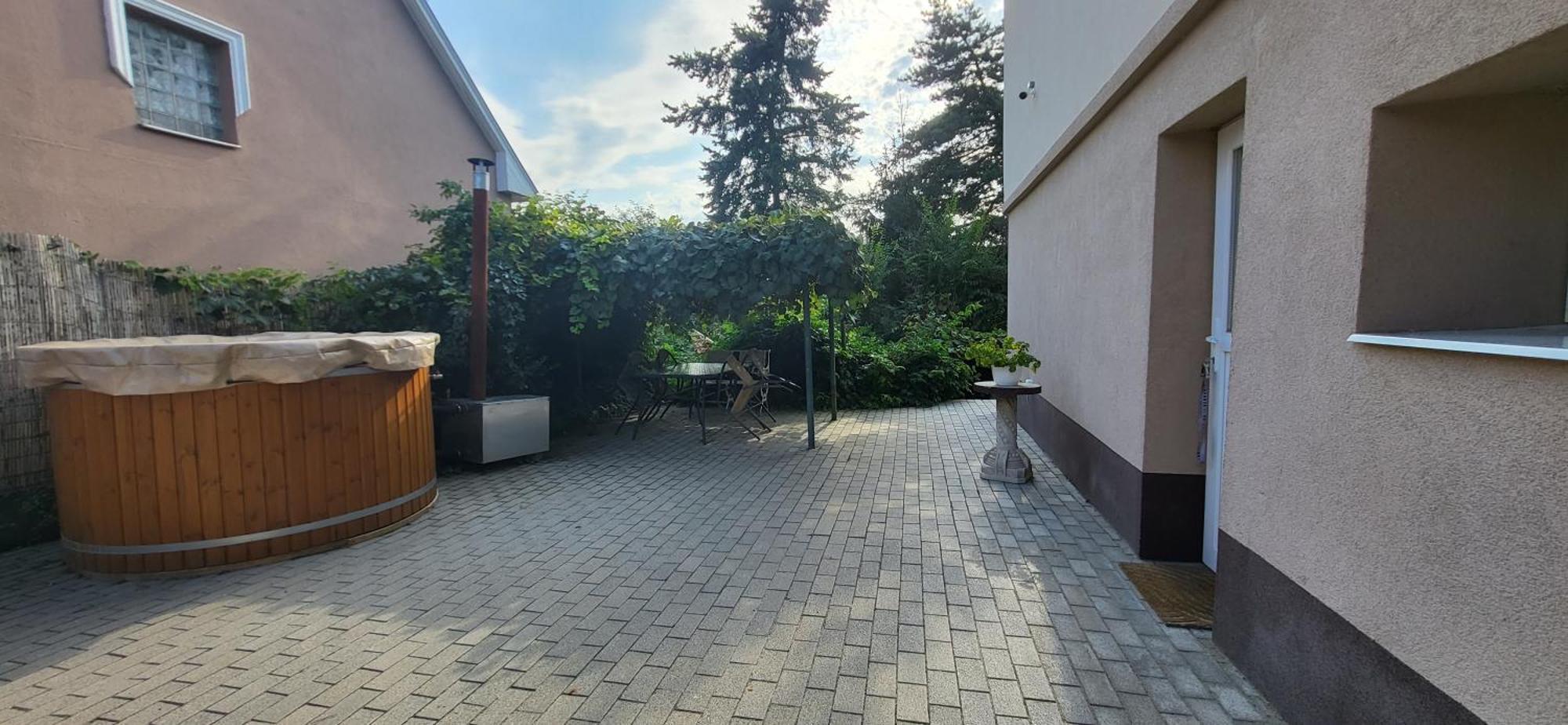 Lugas Apartman Miskolctapolca 2 Haloszoba Dezsa Es Jakuzzi Koezel A Barlangfuerdohoez Exterior foto